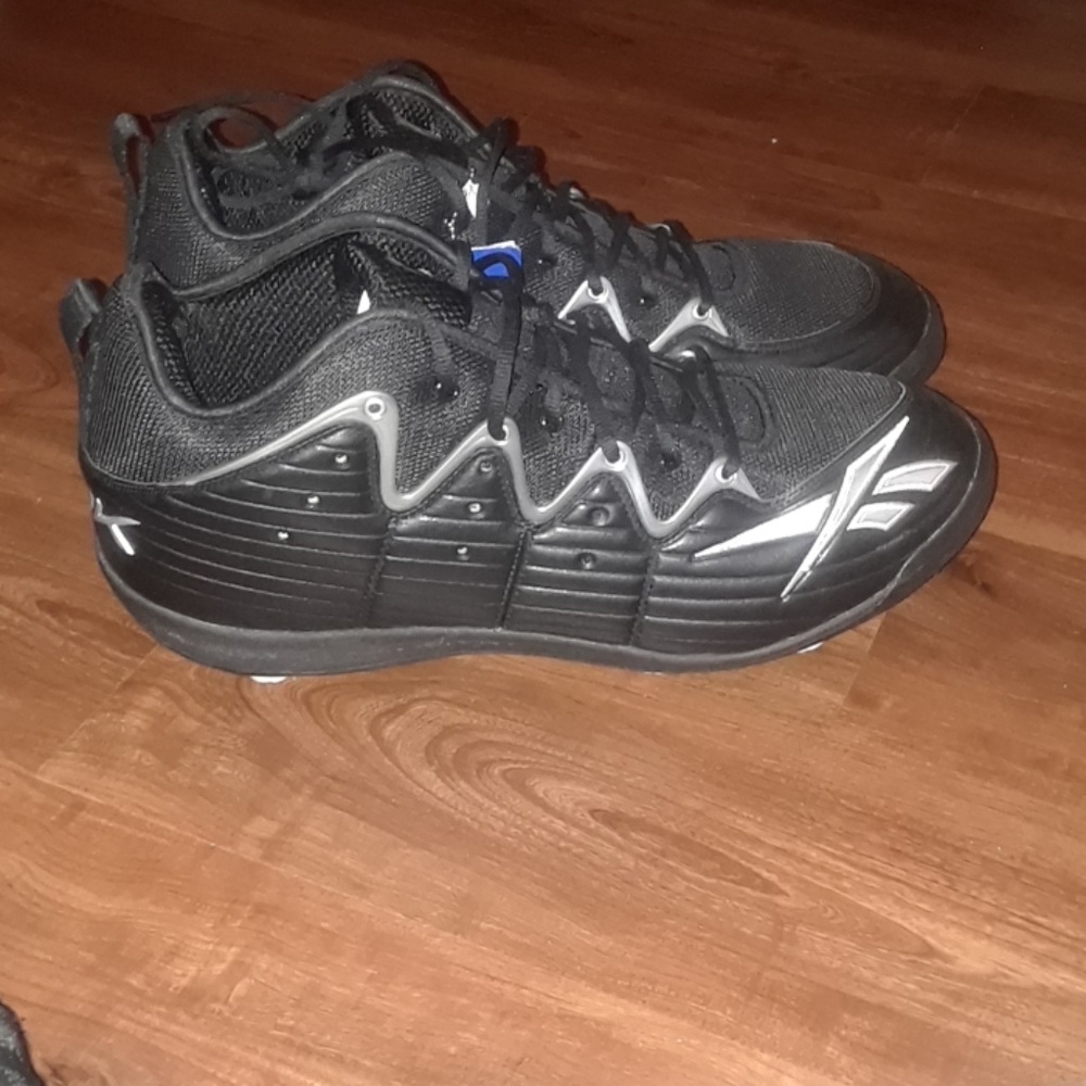 Reebok NFL Equipment Football Cleats Men's sz 18